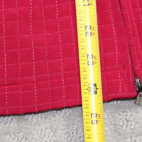 Gallery Size Medium Quilted Red Jacket - Picture 6 of 6